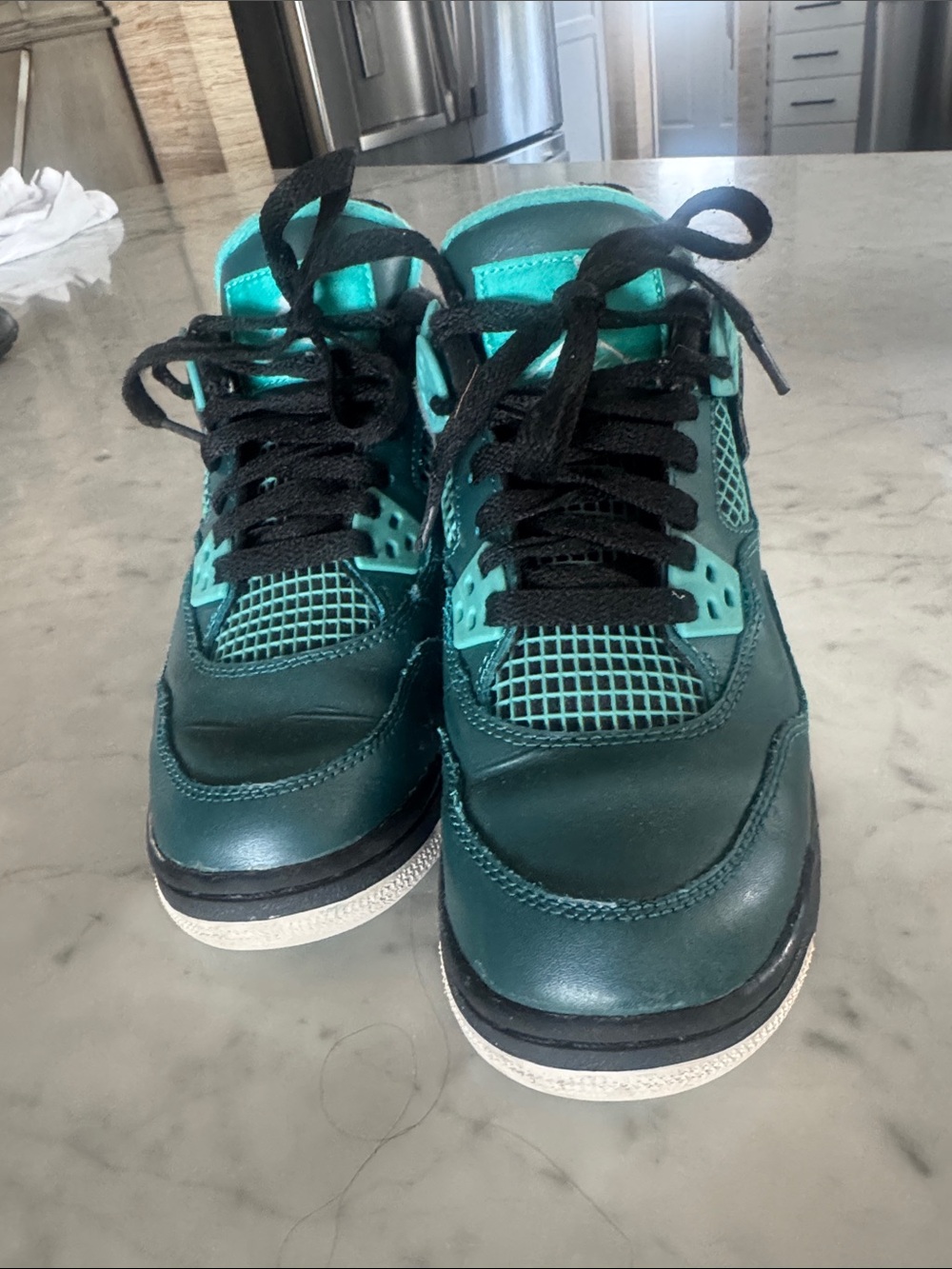 Nike Kids Teal and Black Low-Top Sneakers
